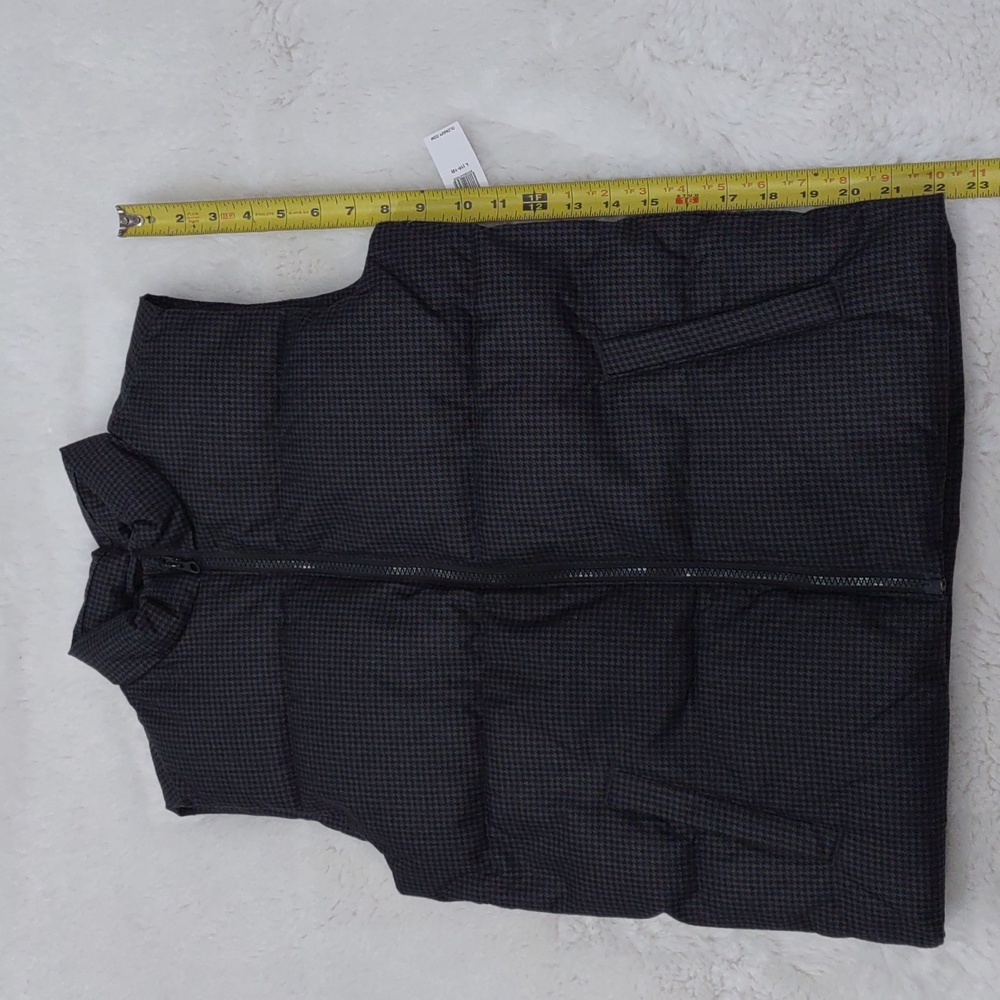 OLD NAVY VEST. - Picture 6 of 13